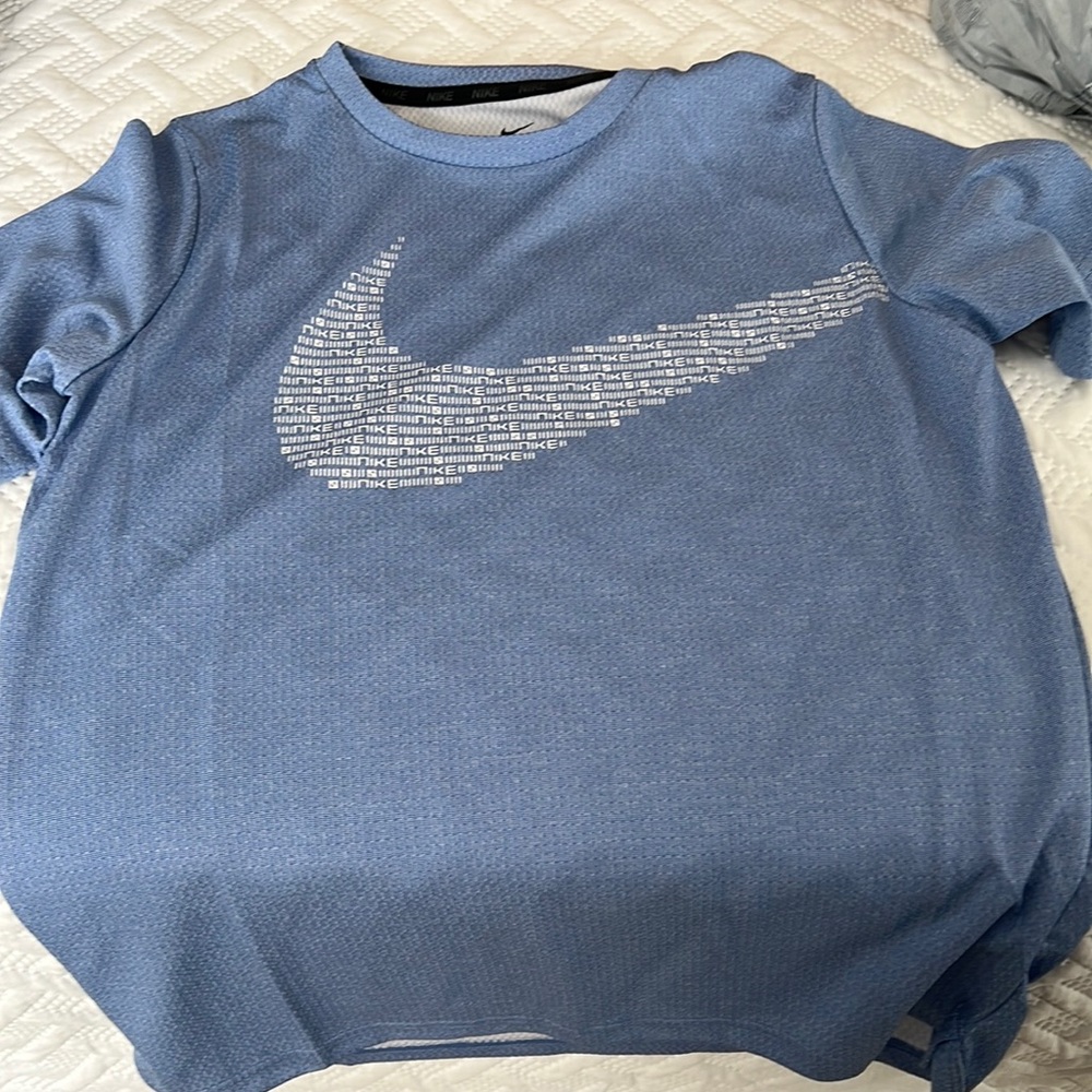 Boys Nike Dri-fit t-shirt